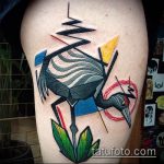 A tetovált daru hűvös változata - a rajz alkalmas origami daru tetoválására a nyakon