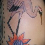 Eredeti példa egy kész darutetoválásra - a rajz alkalmas papír daru tetoválásra