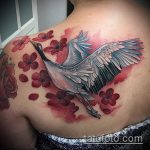 A meglévő darutetoválás remek példája - a rajz alkalmas a tenyéren lévő darutetováláshoz