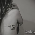 Eredeti példa egy kész darutetoválásra - a rajz alkalmas daru tetoválásra a csuklón