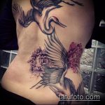 A meglévő darutetoválás hűvös változata - a rajz alkalmas daru tetoválásra a lábán