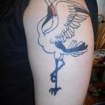 A kész darutetoválás tesztverziója - a rajz alkalmas darutetoválásra a lapockán