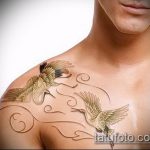 A tetovált daru klassz példája - a rajz alkalmas origami daru tetoválásra