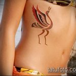 A kész daru tetoválás érdekes változata - a rajz alkalmas daru és sakura tetováláshoz