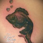 A meglévő aranyhal tetoválás hűvös változata - a rajz alkalmas egy aranyhal tetoválásra egy lány számára