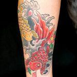 A tetovált aranyhal hűvös változata - a rajz alkalmas egy aranyhal tetoválására a koronában