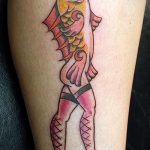 A kivitelezett aranyhalas tetoválás tesztverziója - a rajz alkalmas egy aranyhal tetoválásra koronával