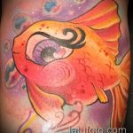 Eredeti példa egy kész aranyhal tetoválásra - a rajz alkalmas aranyhal tetoválásra az oldalán