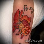 Eredeti példa egy meglévő aranyhal tetoválásra - a rajz alkalmas aranyhal tetoválásra a bokán