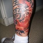 Jó példa a kész aranyhal tetoválásra - a rajz alkalmas korona aranyhal tetoválásra