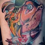 A kész aranyhal tetoválás hűvös változata - a rajz aranyhal és lótusz tetováláshoz alkalmas