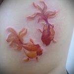 Példa egy elkészült aranyhal tetoválásra - a rajz alkalmas egy aranyhal tetoválásra a lábán