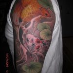 Jó példa egy meglévő aranyhal tetoválásra - a rajz alkalmas korona aranyhal tetoválásra