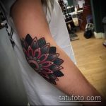 A kész csillagtetoválás klassz változata a könyökön - a rajz alkalmas a könyökön lévő csillag tetováláshoz trx