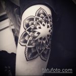 Példa egy létező csillagtetoválásra a könyökön - a rajz alkalmas a karok könyökén lévő csillag tetováláshoz