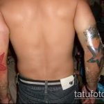 A csillag tetoválás érdekes változata a könyökön - a rajz alkalmas csillag tetováláshoz a jógi könyökén