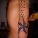 Érdekes példa a könyökön lévő csillag tetoválásra - a rajz alkalmas a férfi könyök csillag tetoválására