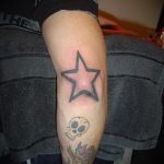 A meglévő csillagtetoválás klassz változata a könyökön - a rajz alkalmas csillag tetováláshoz a lányok könyökén