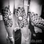 A kész csillagtetoválás érdekes változata a könyökön - a rajz alkalmas csillag tetováláshoz a könyökön a sajtó számára