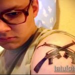 fotó a 666 -os katonai tetoválásról - a minta egyedi változata, amely könnyen használható katonai tetováló skorpió alakítására és alkalmazására