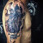 fotó az 556 -os katonai tetoválásról - a minta exkluzív változata, amely sikeresen használható változtatásra és alkalmazásra tetováló katonai hírszerző denevérként