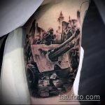 fotó a 696 -os katonai tetoválásról - a minta érdekes változata, amely jól használható skorpió átalakítására és alkalmazására katonai tetoválásként