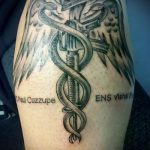 fotó a 131. számú katonai tetoválásról - a minta egyedi változata, amely könnyen használható katonai skorpió tetoválásként történő feldolgozásra és alkalmazásra