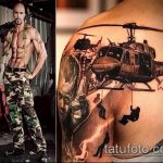 fotó a 312. számú katonai tetoválásról - a minta egyedi változata, amely sikeresen használható átalakítására és katonai tetoválásként történő alkalmazására a vállán