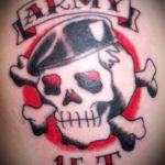 fénykép az 561 -es katonai tetoválásról - a kép hűvös változata, amely sikeresen használható felülvizsgálatra és alkalmazásra katonai denevér tetoválásának képeként