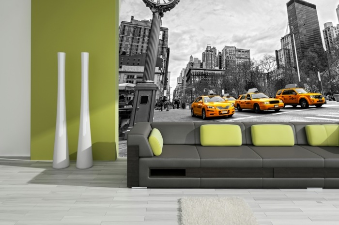 Fototapeta New York so skvelými akcentmi v oranžovej a zelenej farbe žlté taxi autá v New Yorku