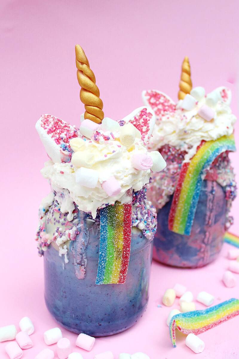 Recept na jednorožec Freakshake Jahodový mliečny šľahačkový šľahačkový dezert