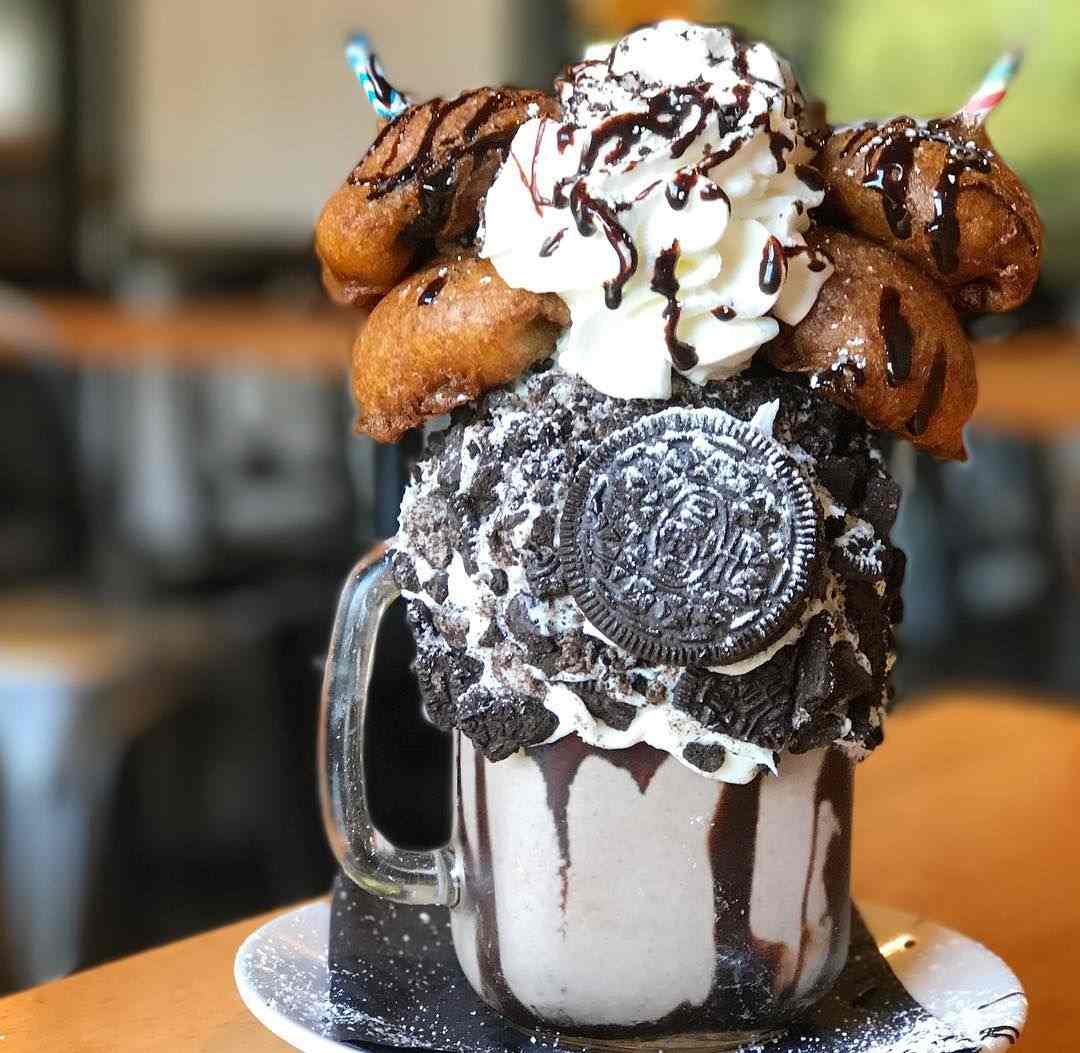 Recept na Oreo Freakshake Šišky Šľahačka Čokoládové sušienky Dezert