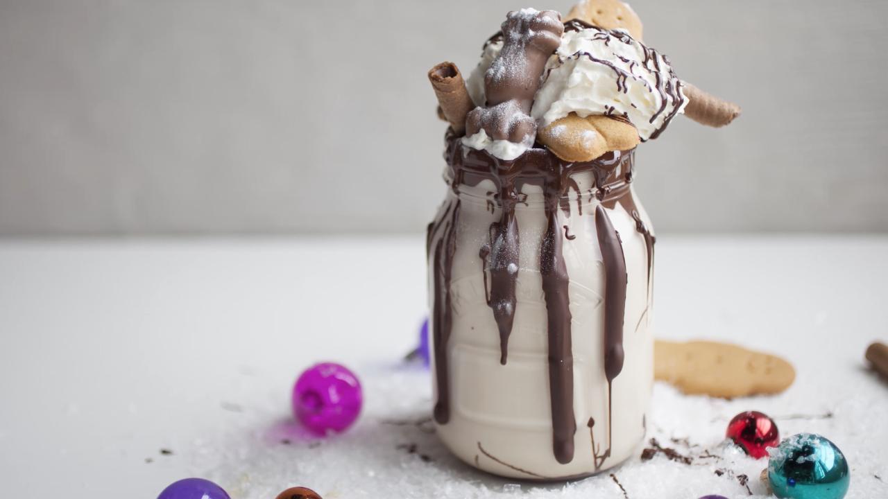 Zdravý recept na kokteil Banánový koktail z lieskových orieškov Zdravé stravovanie v lete