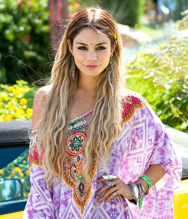 Drzý hippie pohľad plážový pohľad otvorený vlasy hippie nezbedné účesy