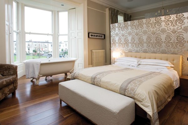 vintage vaňová spálňa krém v klasickom štýle voľne stojaci vaňový krém do spálne v klasickom štýle