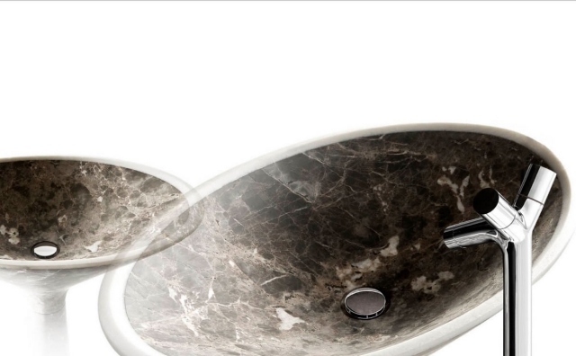 Oválny podstavec-dizajn-Enzo-Berti-kreoo-mramor