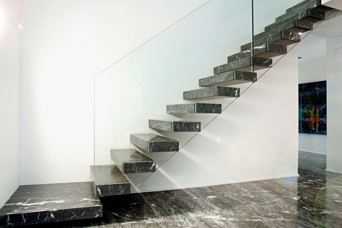 Interiérové ​​schody žuly, sklenené zábradlie voľne visiace