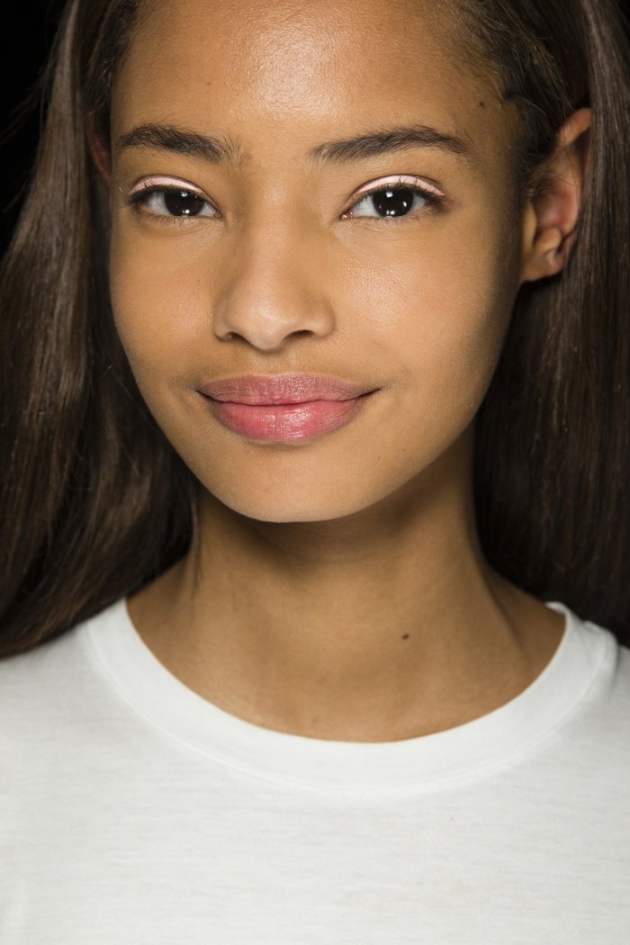 Christian-Dior-zamatovo-efektný očný tieň-očná linka-pastelovo-zelená-ružová-broskyňová-vodná linka