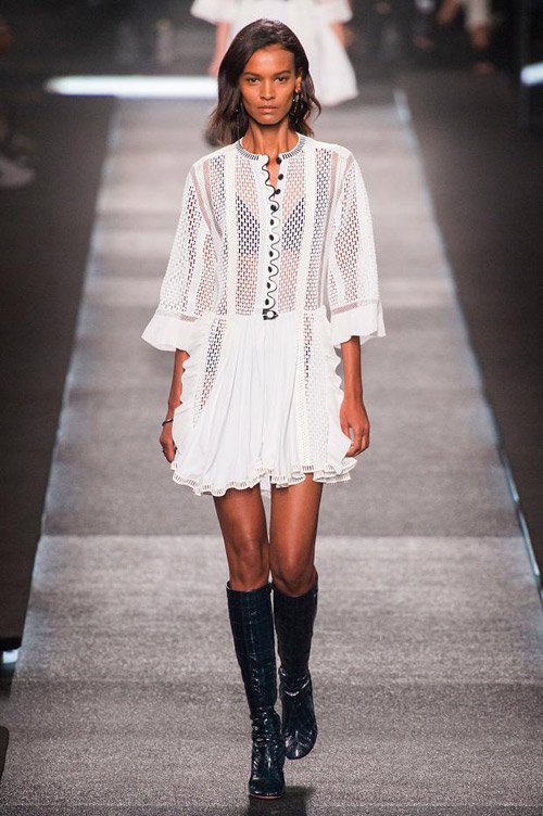 Polopriehľadné, biele šaty s čiernymi akcentmi jar-leto-2015-louis-vuitton-ležérne-šaty-polopriehľadné