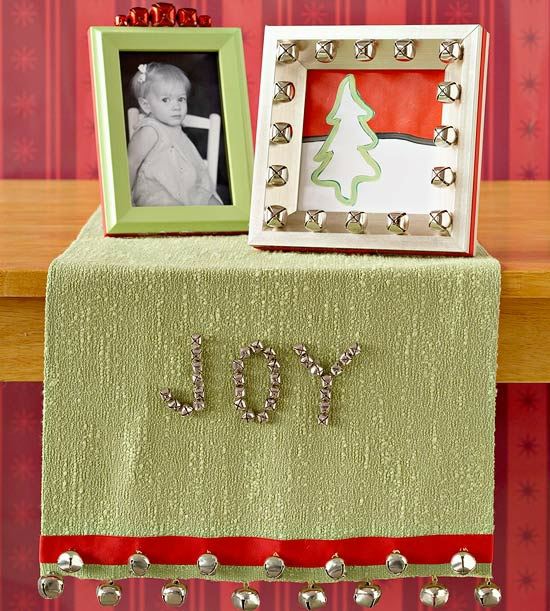 Remeselné nápady Vianočné zvončeky červená stužka Zvony červená stužka nápady na zdobenie škôlky