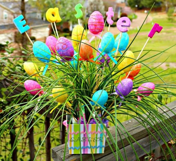 Záhradné kvety rastliny Veľkonočné vajíčka aranžujú skvelý nápad