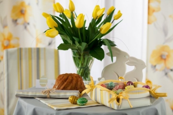 Jarné dekorácie byt nápady tuplenstrauß sušienka veľkonočné vajíčka Jarná dekorácia do bytu nápady tuplenstrauß sušienka veľkonočné vajíčka