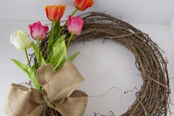 urobte si sami jarné dekorácie vŕbové vence veniec tulipány