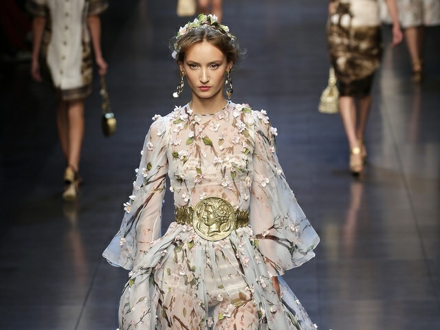 Vzor 2014 jarná letná sezóna dámska móda