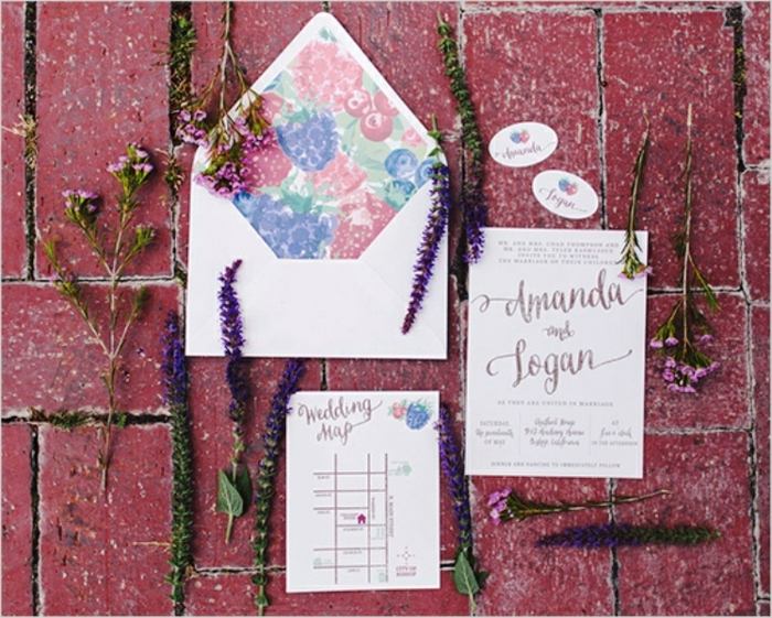 Svadobné oznámenia mali aj bobuľové motívy pozvánky svadobná obálka kvety lúka myšlienka vinobranie