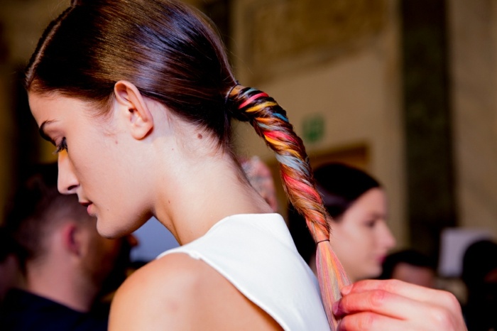 nápad na jarný vzhľad konský chvost farebne zafarbiť