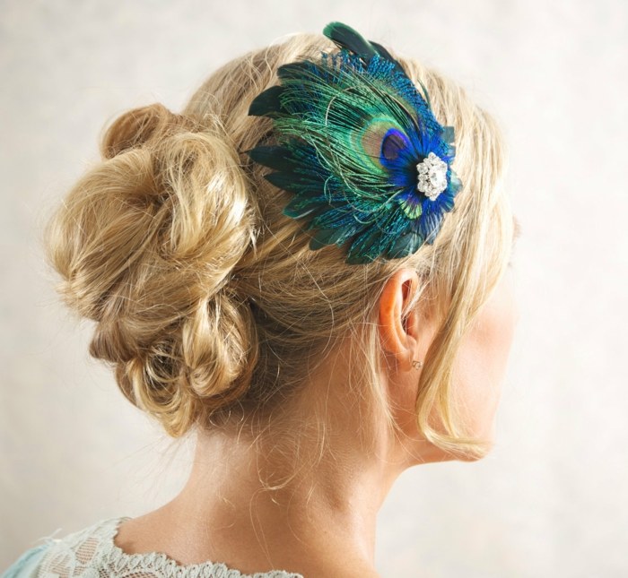 perie páv updo jar elegantné blond retro bohémy