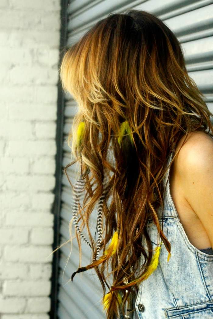 pierko prízvuk vlasové doplnky účes v jarnej farbe otvorené vlny