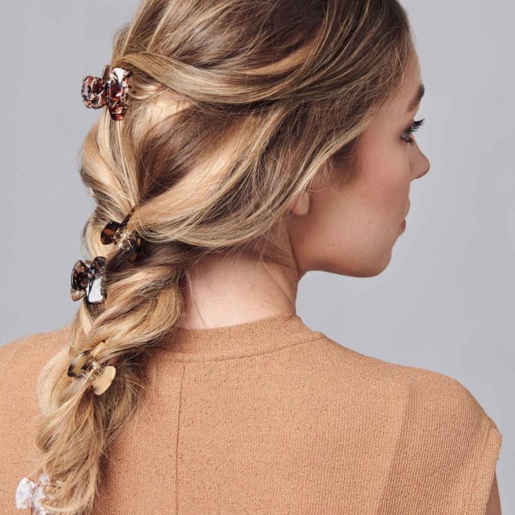 Pletené účesy pre trend dlhých vlasov mini barrette