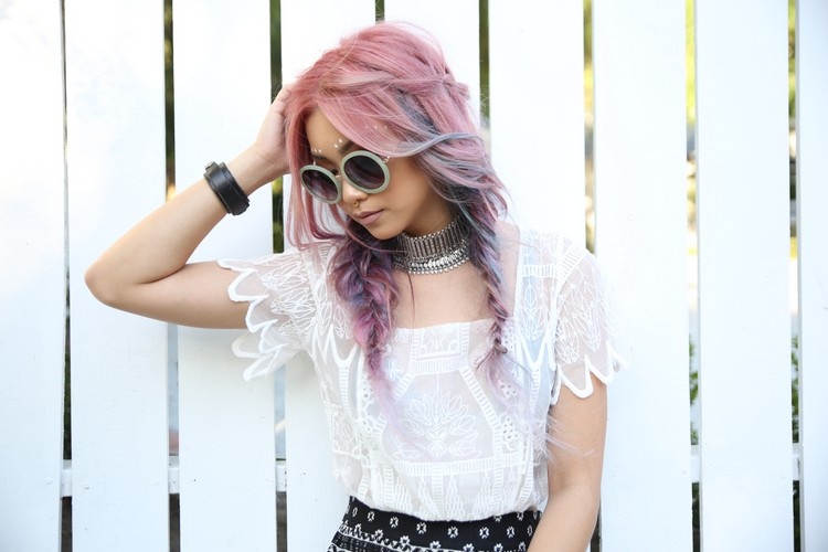 účesy-trendy-farby-vlasov-pastelové-vlasy-vrkočový účes